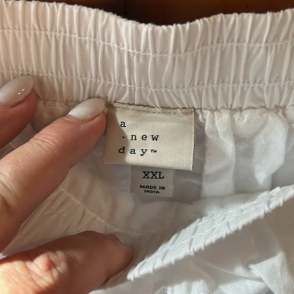 White eyelet midi skirt - Picture 2 of 2